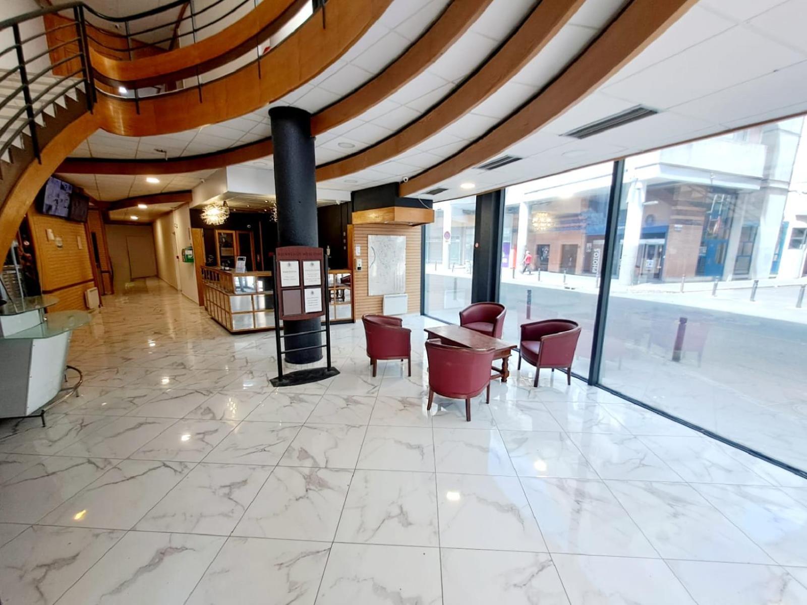 Crystal Hotel Saint Denis Basilique Bagian luar foto